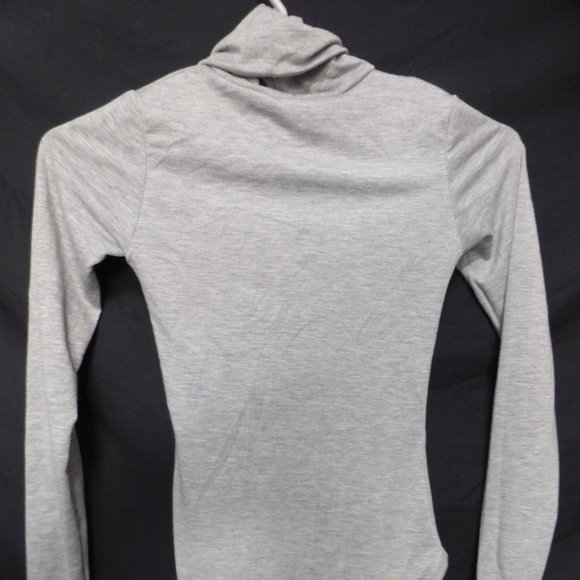 PRETTY LITTLE THING, size 4, grey turtleneck, BNWT - Picture 5 of 6